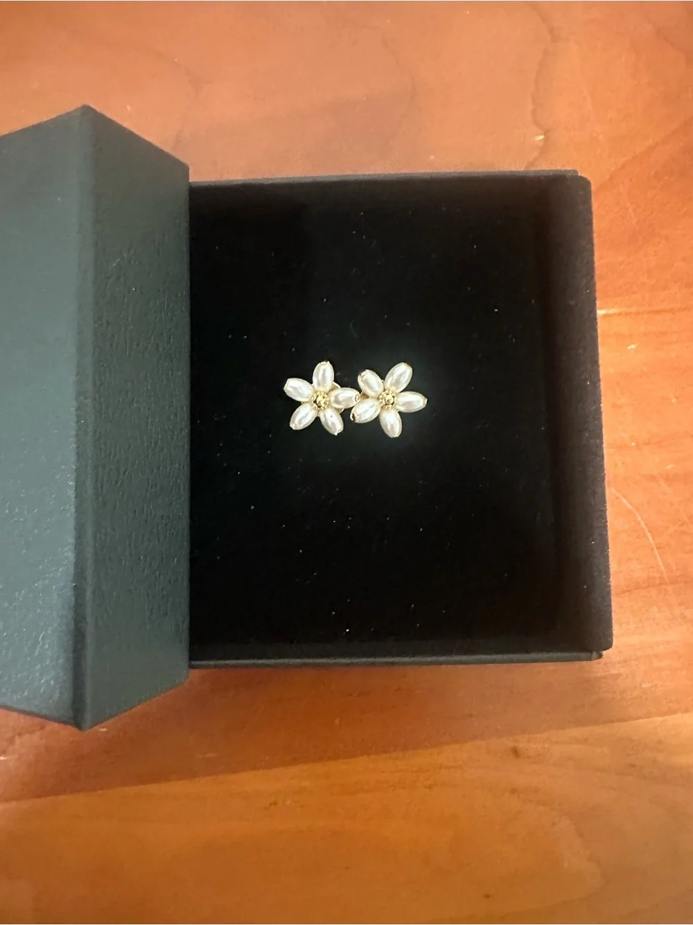 Kate Spade Delicate White Floral Pearly  Stud Earrings - Gold Accent